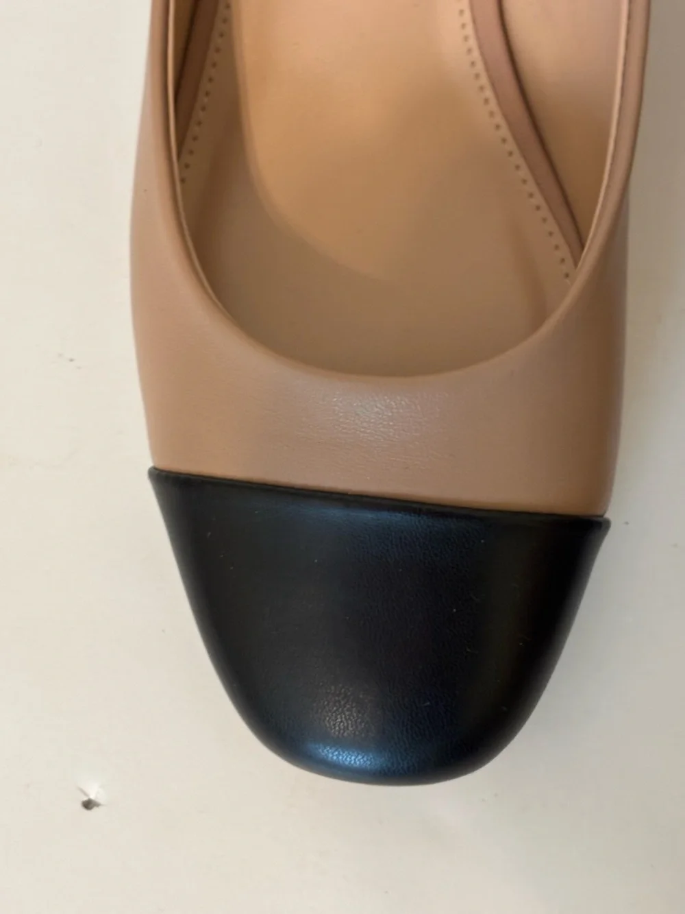 STEVE MADDEN Tan and Black 1” Heel Leather Pumps Size 8.5.